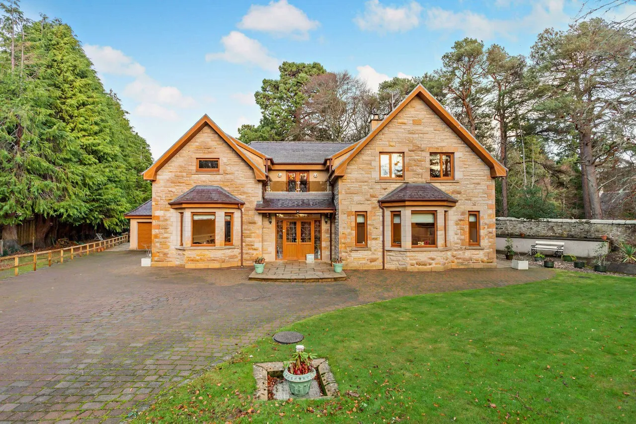 4 bed house for sale — St. Leonards Road, Forres, Morayshire, IV36 2RE