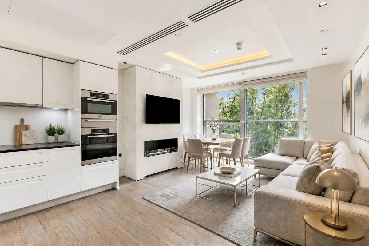 2 bed flat for sale, Kensington High Street, London, W14