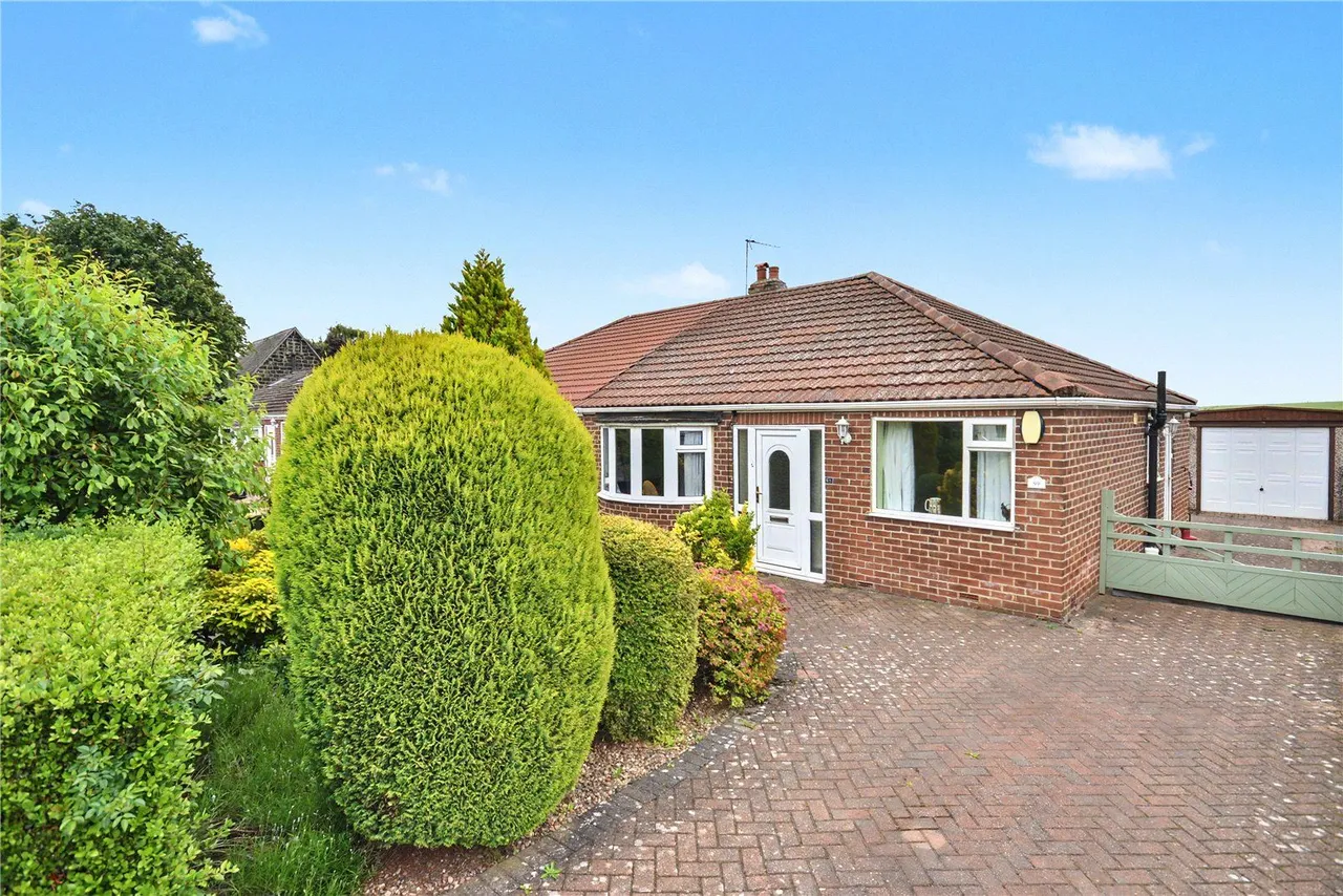 2 bed house for sale, Main Street, Scholes, LS15