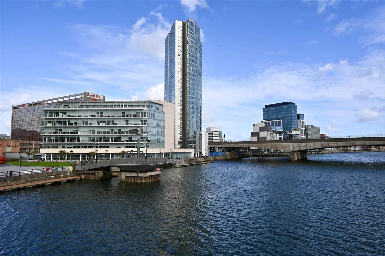 2 bed flat for sale, Donegall Quay, Belfast, BT1