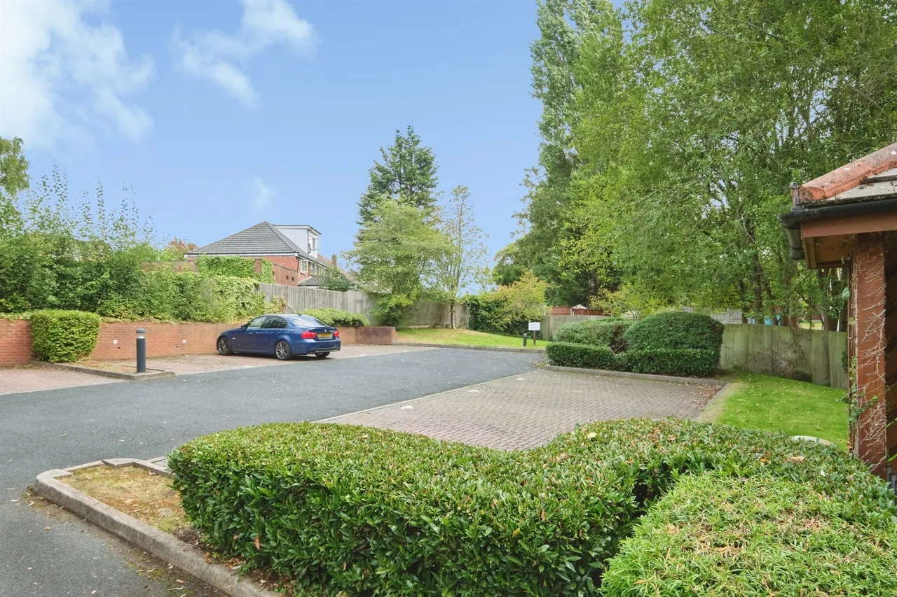 Asbury Court, Great Barr, B43, photo 12