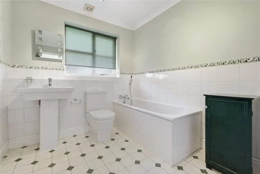 with 4 bedrooms in Clavering, Nr Saffron Walden, CB11, photo 15