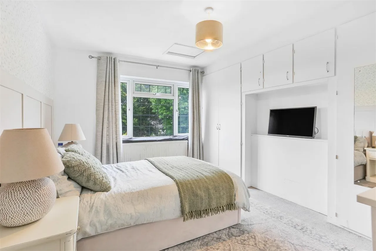 Anglesey Gardens, Carshalton, Surrey, SM5 3JE, photo 18