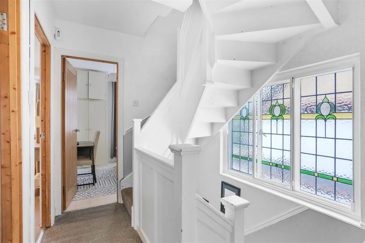 Anglesey Gardens, Carshalton, Surrey, SM5 3JE, photo 22