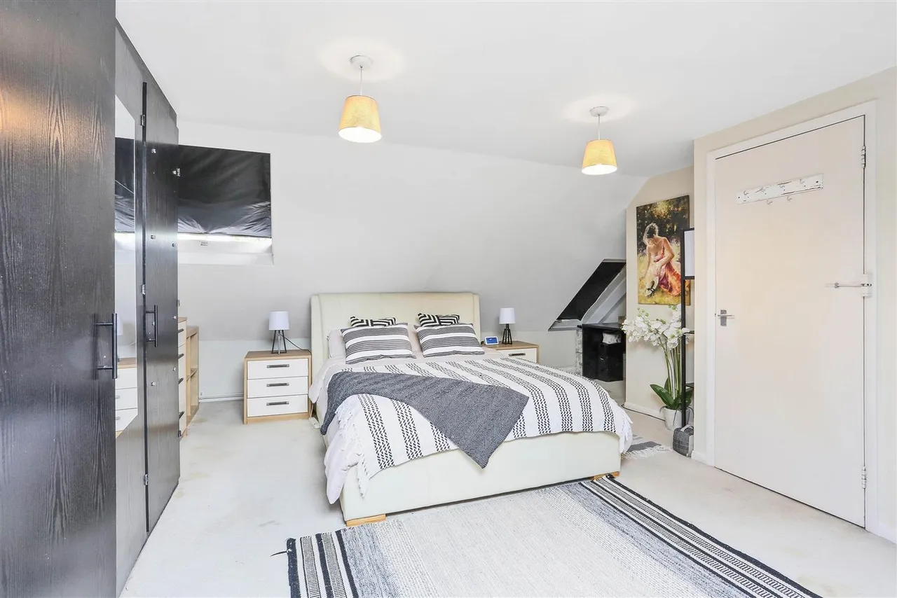 Anglesey Gardens, Carshalton, Surrey, SM5 3JE, photo 23