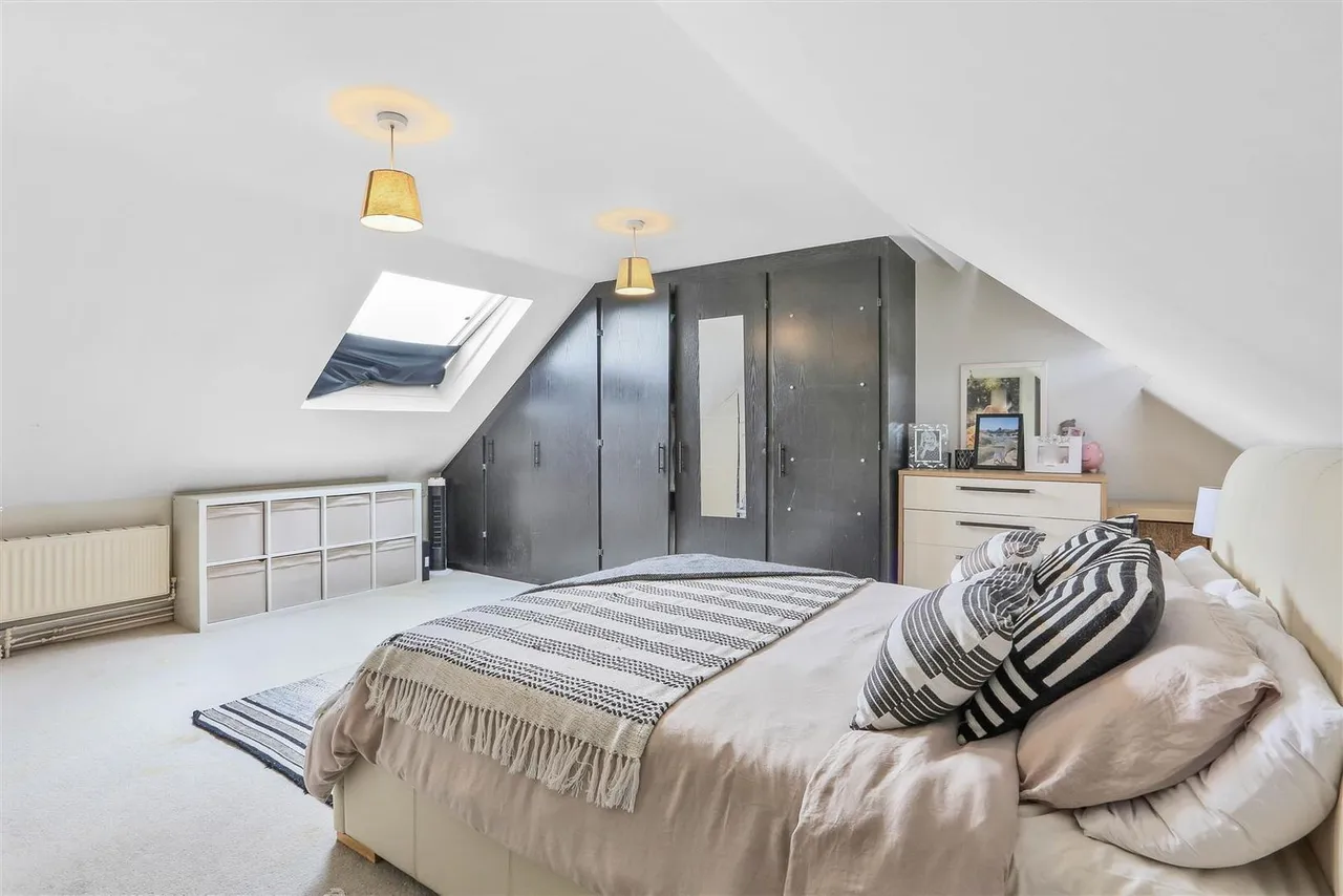 Anglesey Gardens, Carshalton, Surrey, SM5 3JE, photo 24