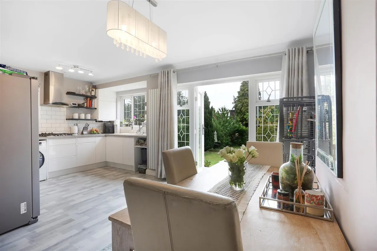 Anglesey Gardens, Carshalton, Surrey, SM5 3JE, photo 8