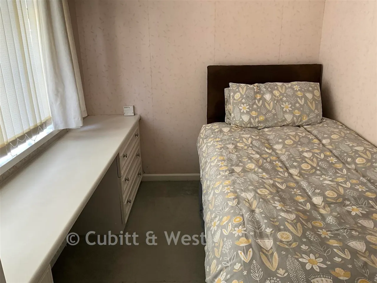 Emms Lane, Brooks Green, RH13, photo 6