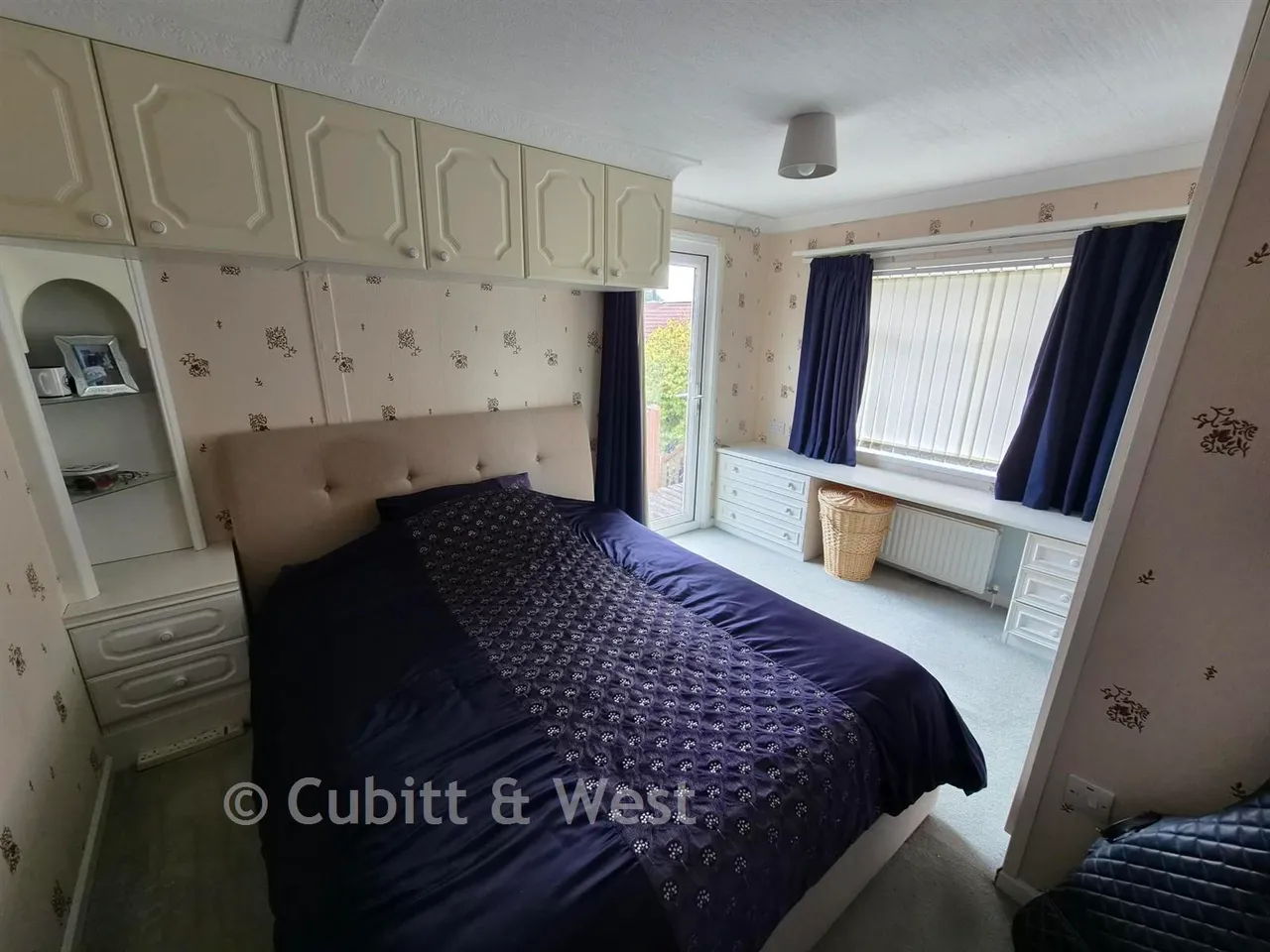 Emms Lane, Brooks Green, RH13, photo 5