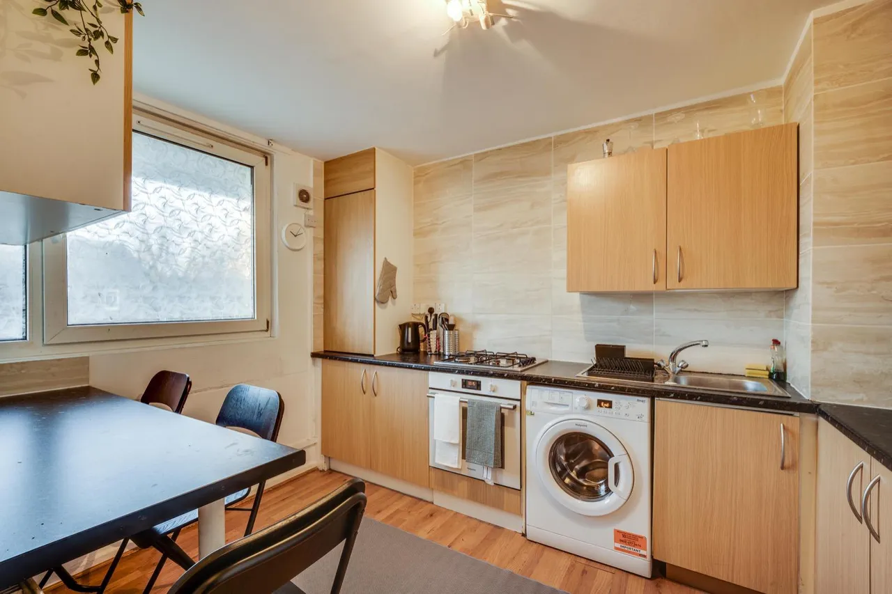 3 bed flat to rent, Fern Street, E3