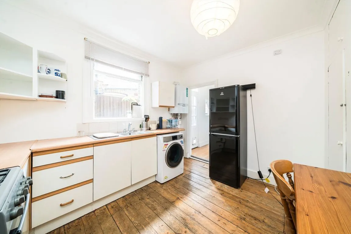 Grosvenor Road, W7, photo 3