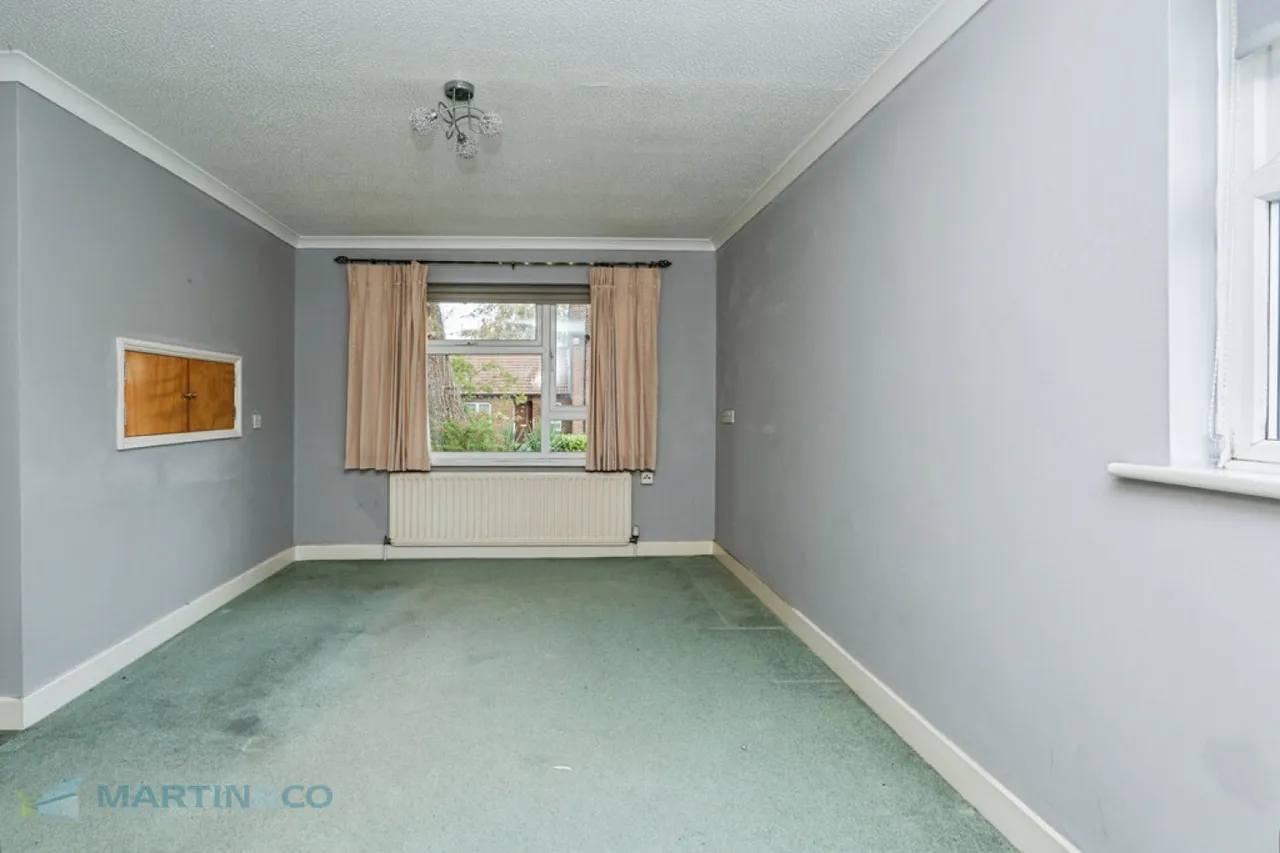 Halleys Court, Woking, Surrey, photo 4