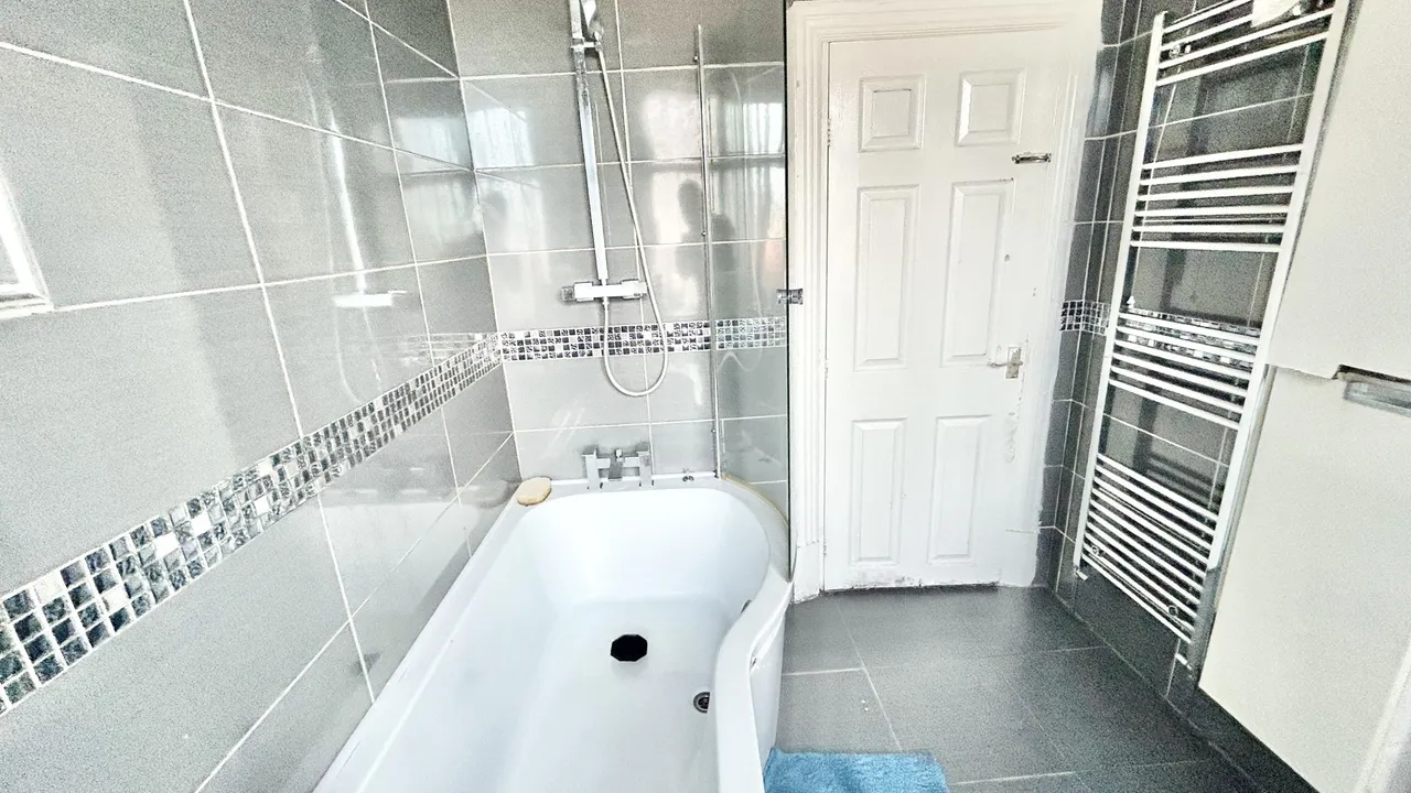 Limeside Road, Oldham, OL8, photo 23
