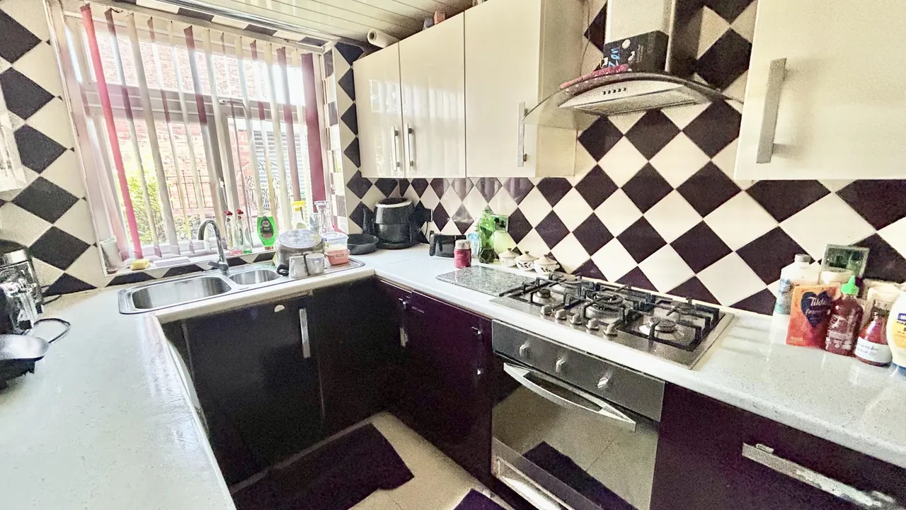 Limeside Road, Oldham, OL8, photo 6