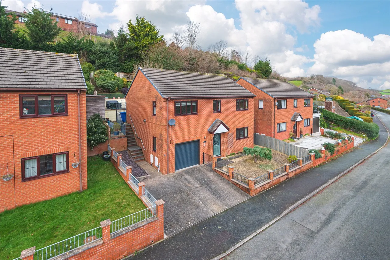 Hillside Avenue, Newtown, Powys, SY16 2PS, photo 25