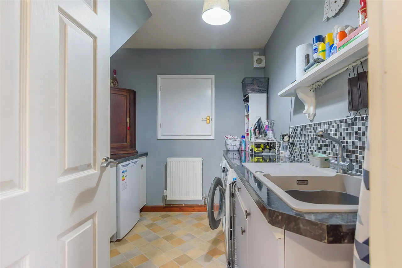 Hillside Avenue, Newtown, Powys, SY16 2PS, photo 7