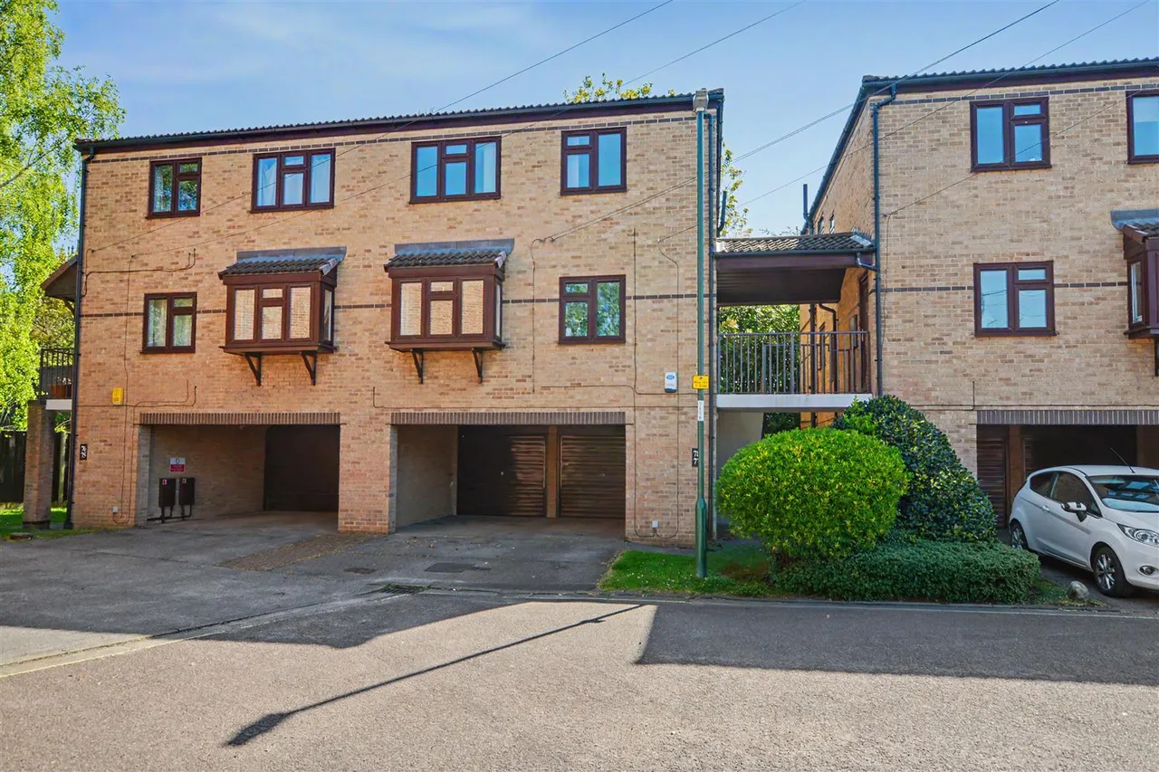 2 bed flat for sale, Lenton Manor, Nottingham, NG7