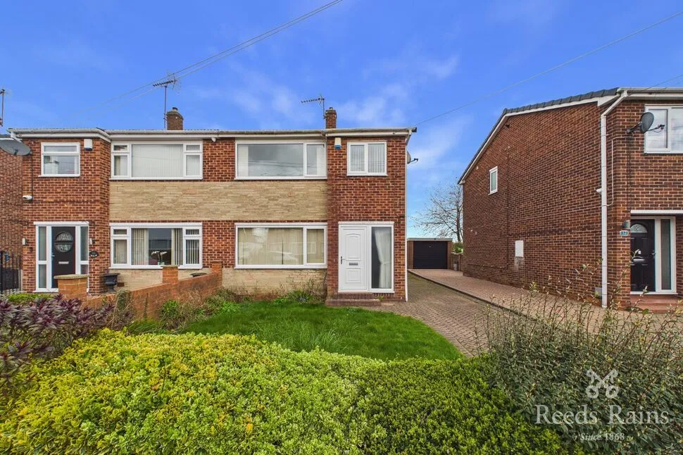 3 bed house for sale — Edinburgh Drive, North Anston, South Yorkshire, S25