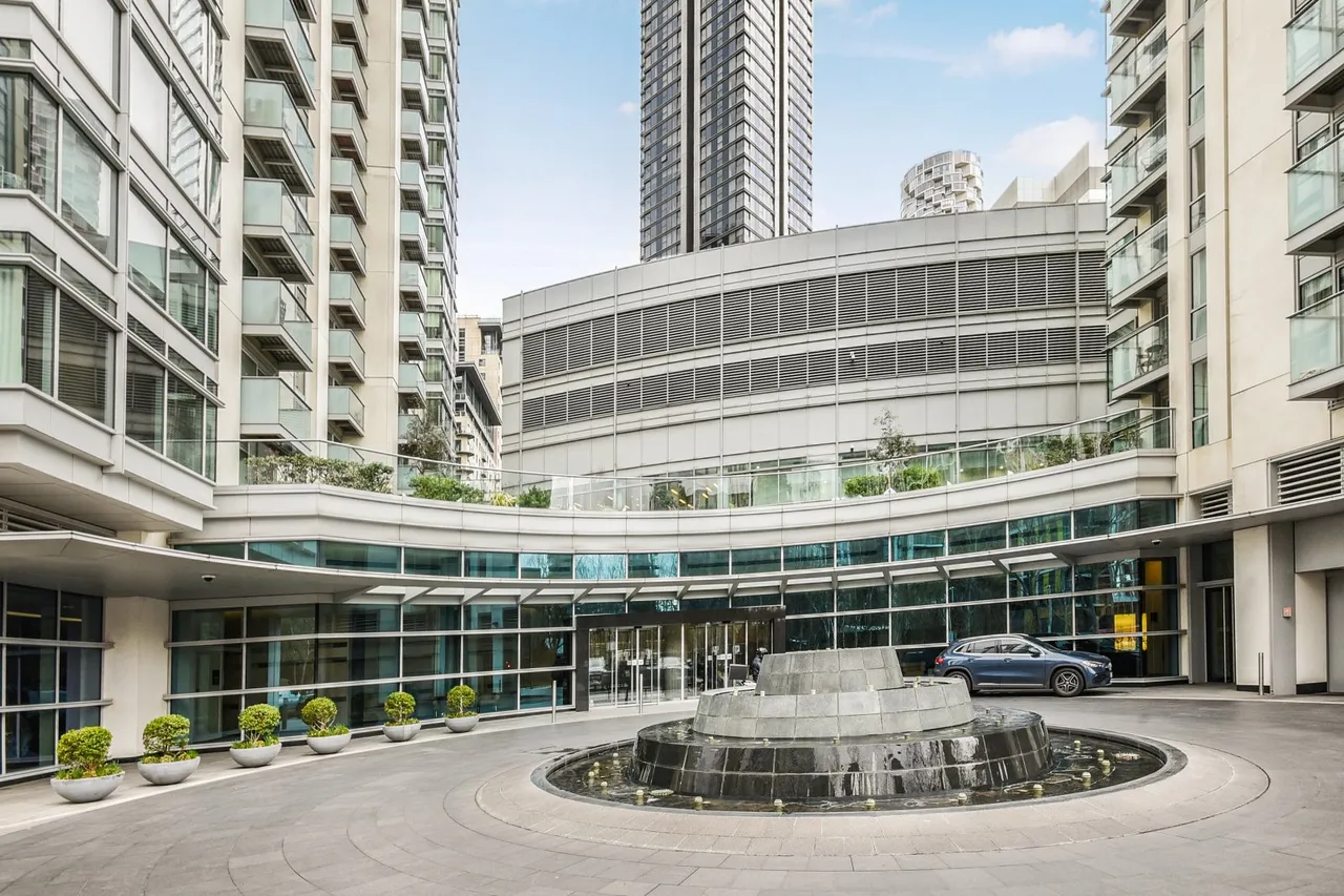 Pan Peninsula Square, Canary Wharf, E14, photo 21