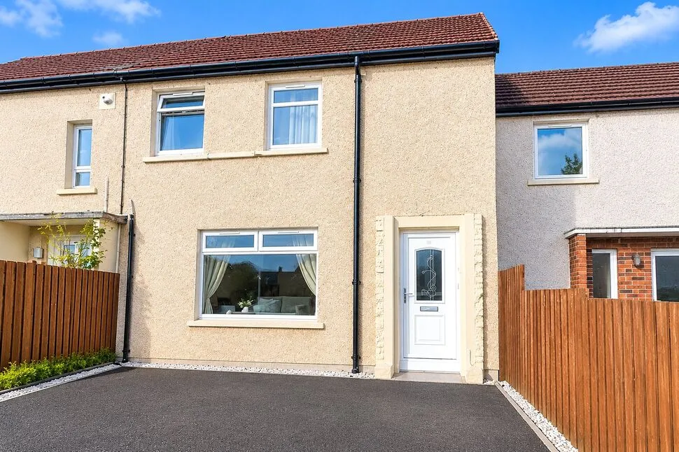 2 bed house to rent, Carmuirs Drive, Camelon, FK1