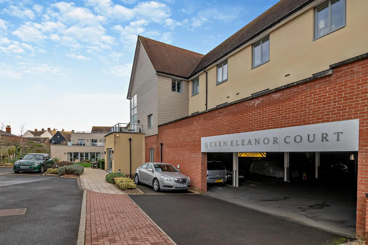Salisbury Street, Amesbury, SP4, photo 14