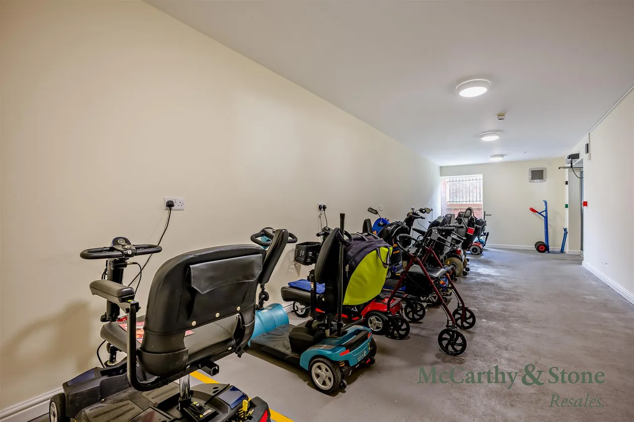 Salisbury Street, Amesbury, SP4, photo 25