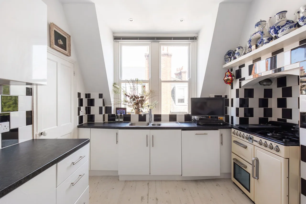 Albert Palace Mansions, Battersea Park SW11, photo 6