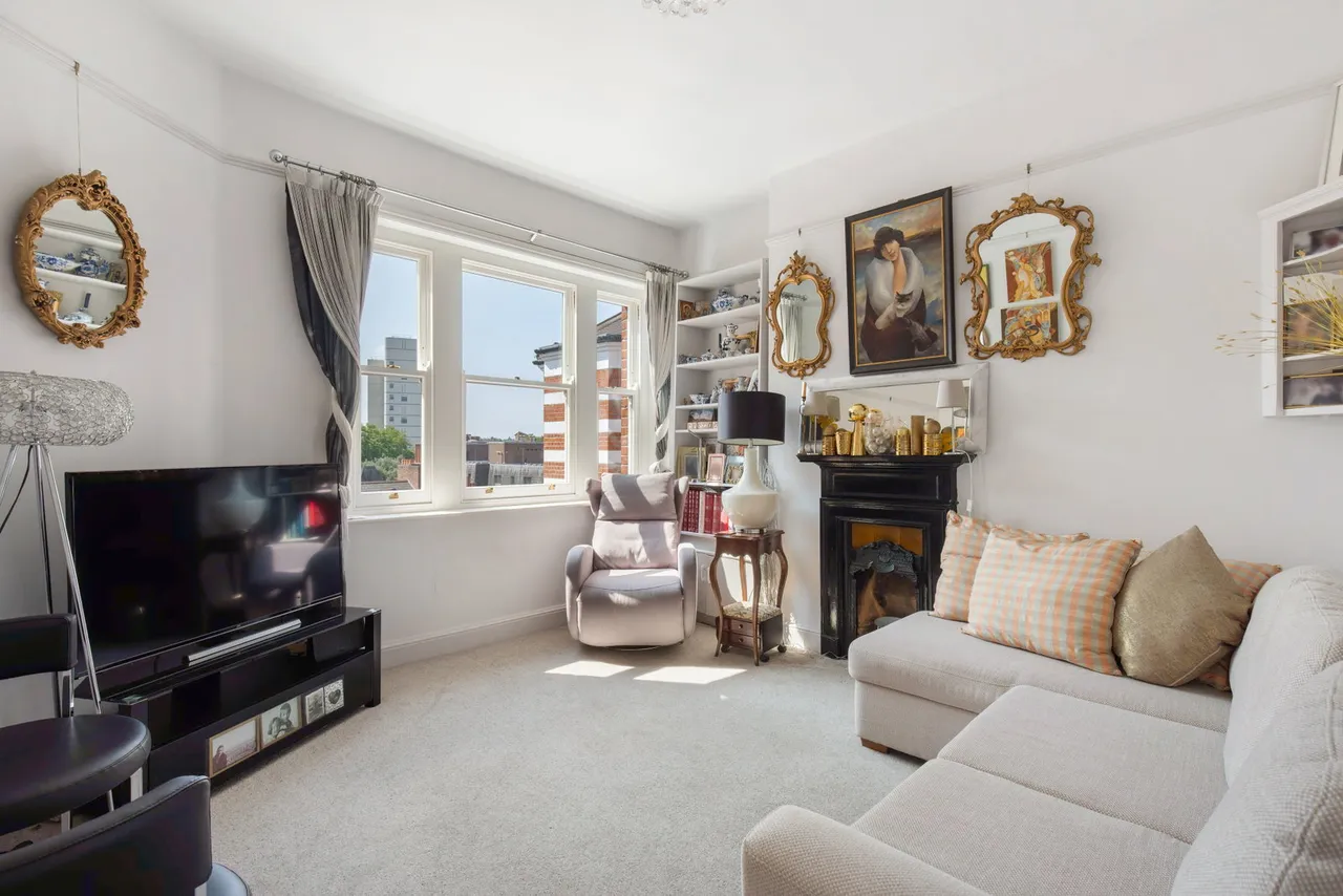 Albert Palace Mansions, Battersea Park SW11, photo 2