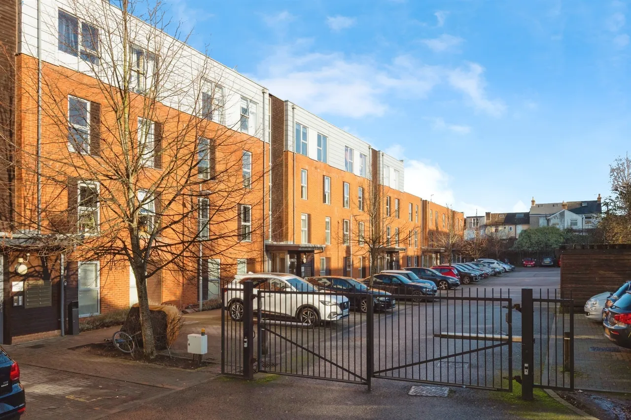 Medway Drive, Tunbridge Wells, photo 12
