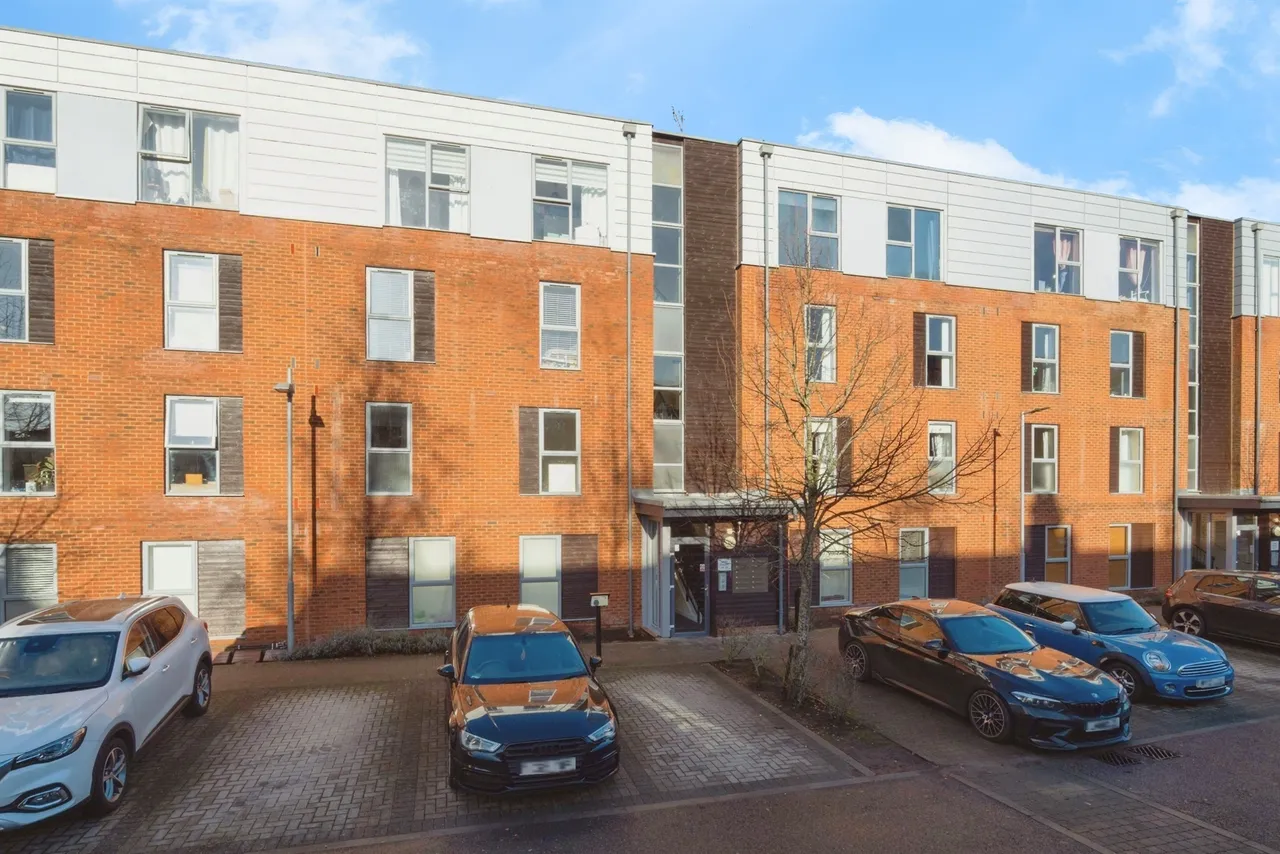 2 bed flat for sale — Medway Drive, Tunbridge Wells