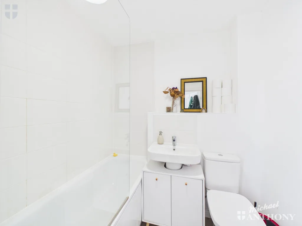 Comet Way, Aylesbury, HP18 1AJ, photo 7