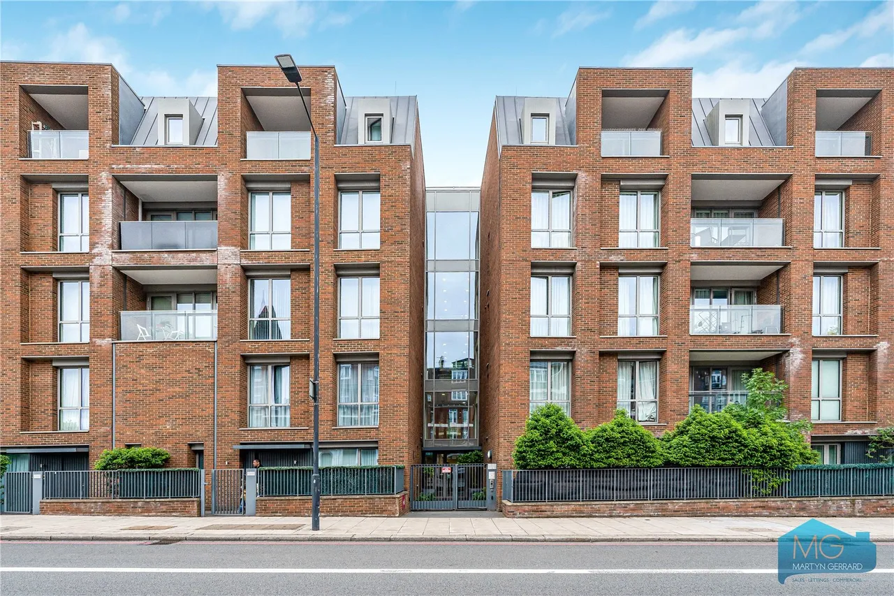Finchley Road, London, NW3, photo 7