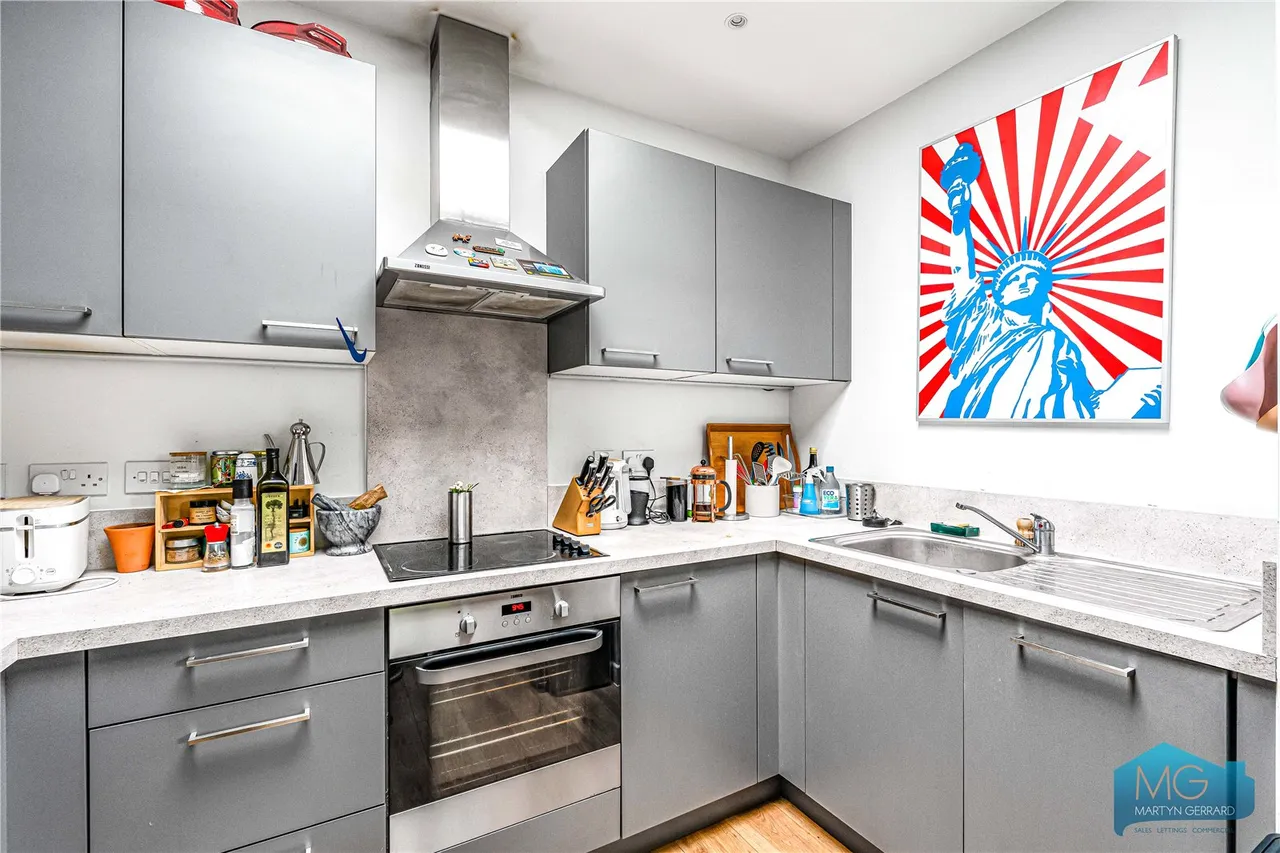 1 bed property for sale, Finchley Road, London, NW3