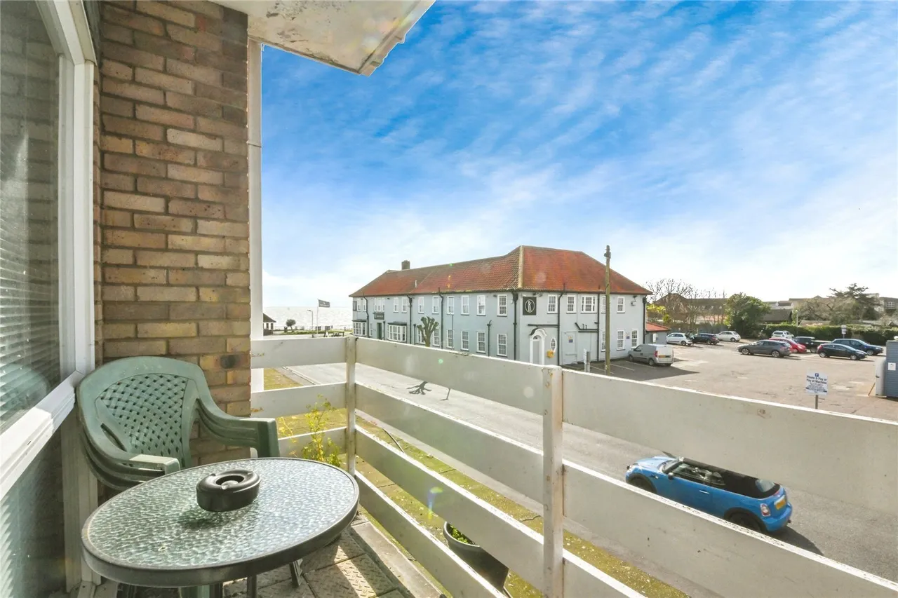 Kings Avenue, Holland-on-Sea, Clacton-on-Sea, Essex, CO15, photo 6