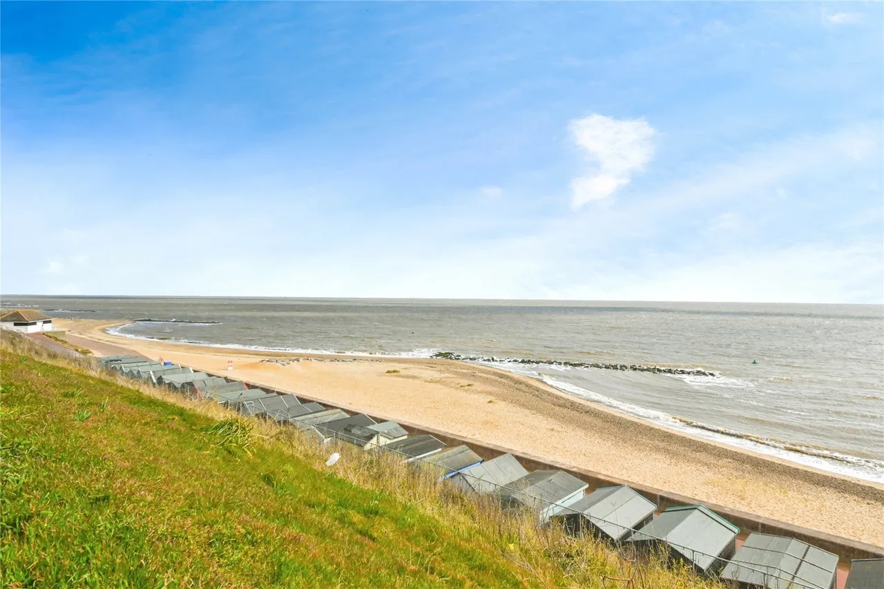 Kings Avenue, Holland-on-Sea, Clacton-on-Sea, Essex, CO15, photo 2