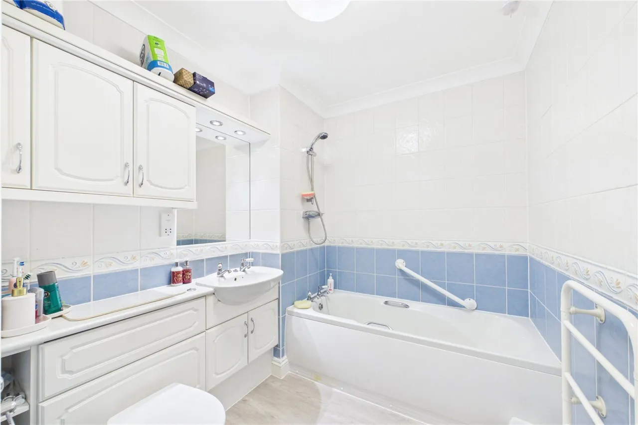 Bath Road, Calcot, RG31, photo 8