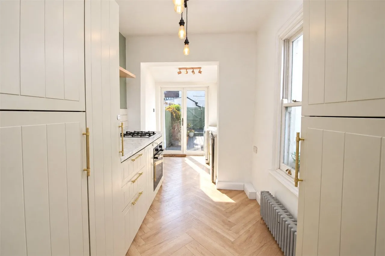Uttons Avenue, Leigh-on-Sea, Essex, SS9, photo 10