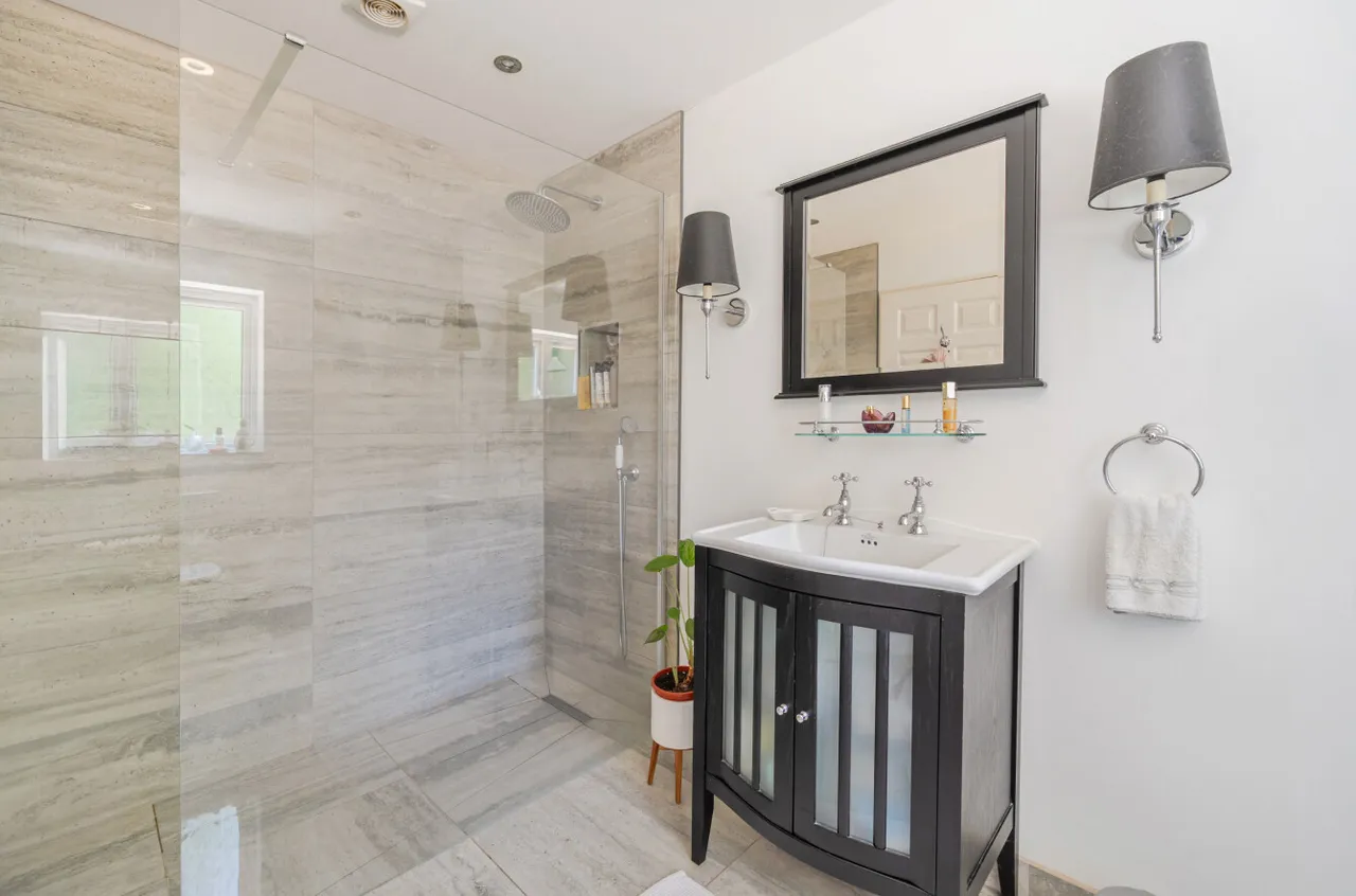 Crawley Hill, Camberley, GU15, photo 29