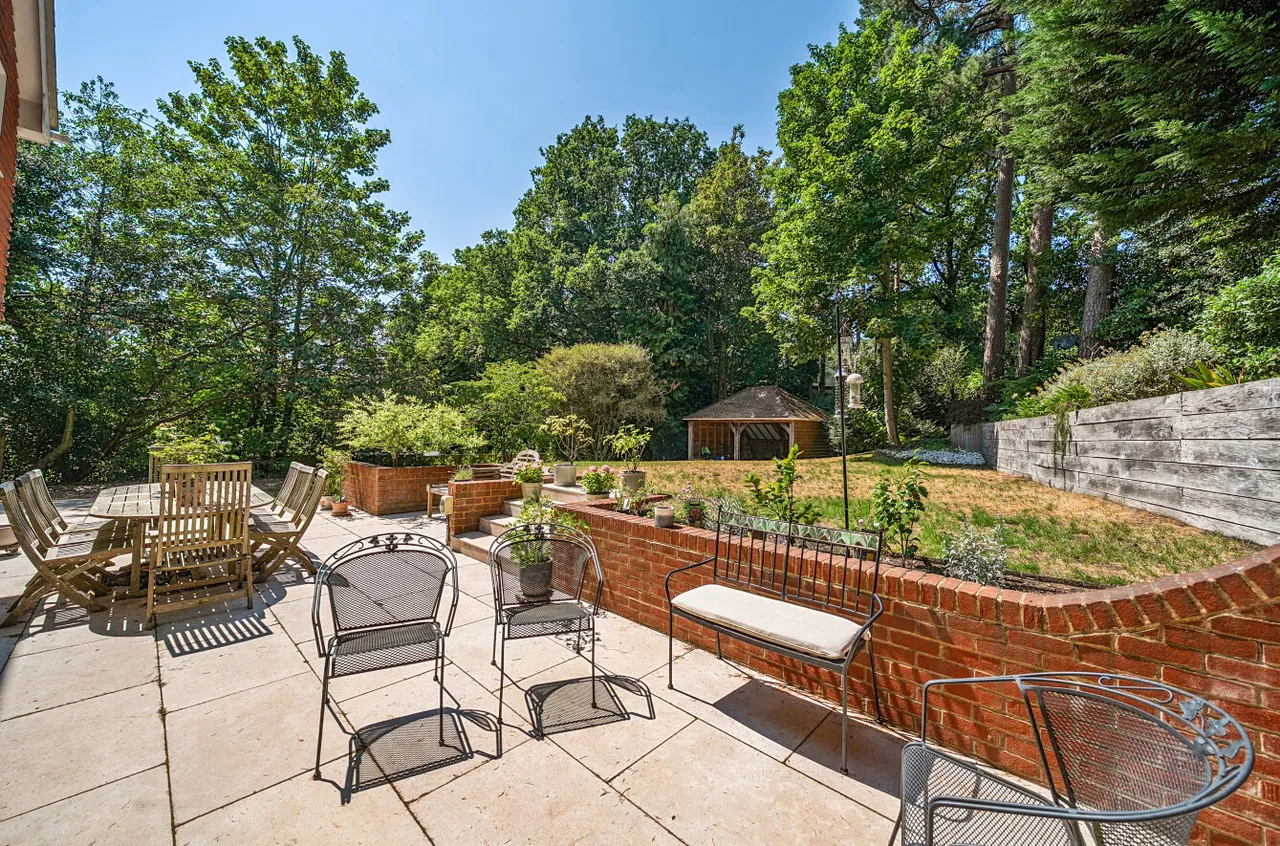 Crawley Hill, Camberley, GU15, photo 10