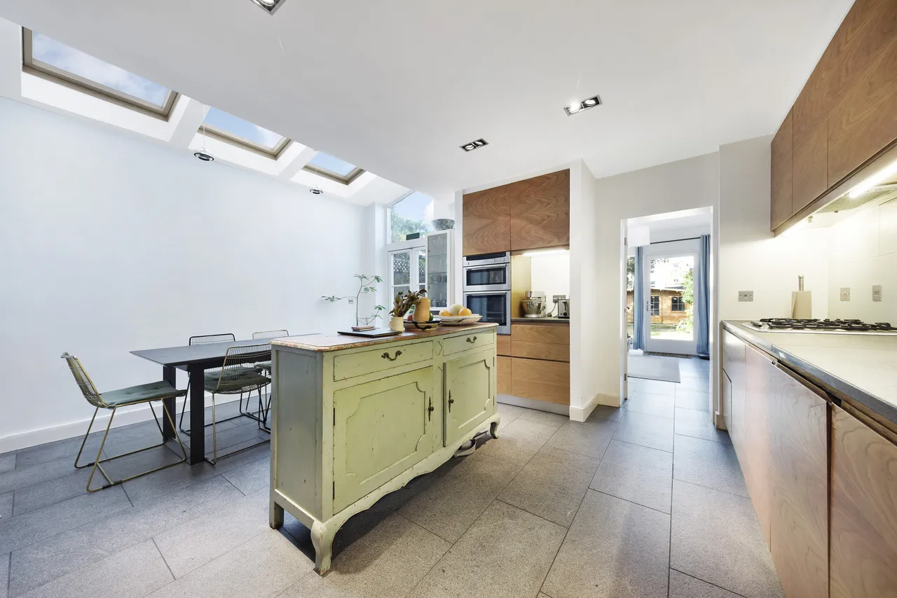 Haydon Park Road, London, SW19, photo 3