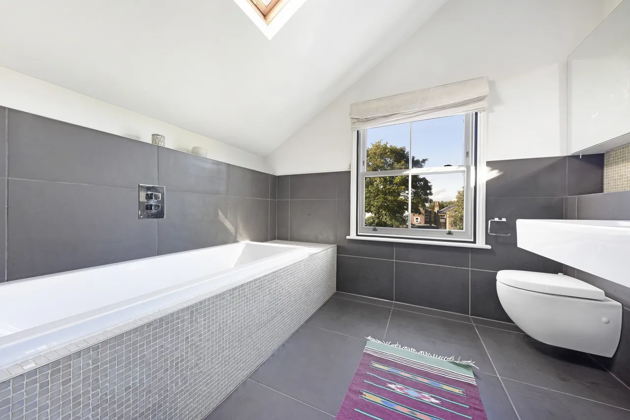 Haydon Park Road, London, SW19, photo 8