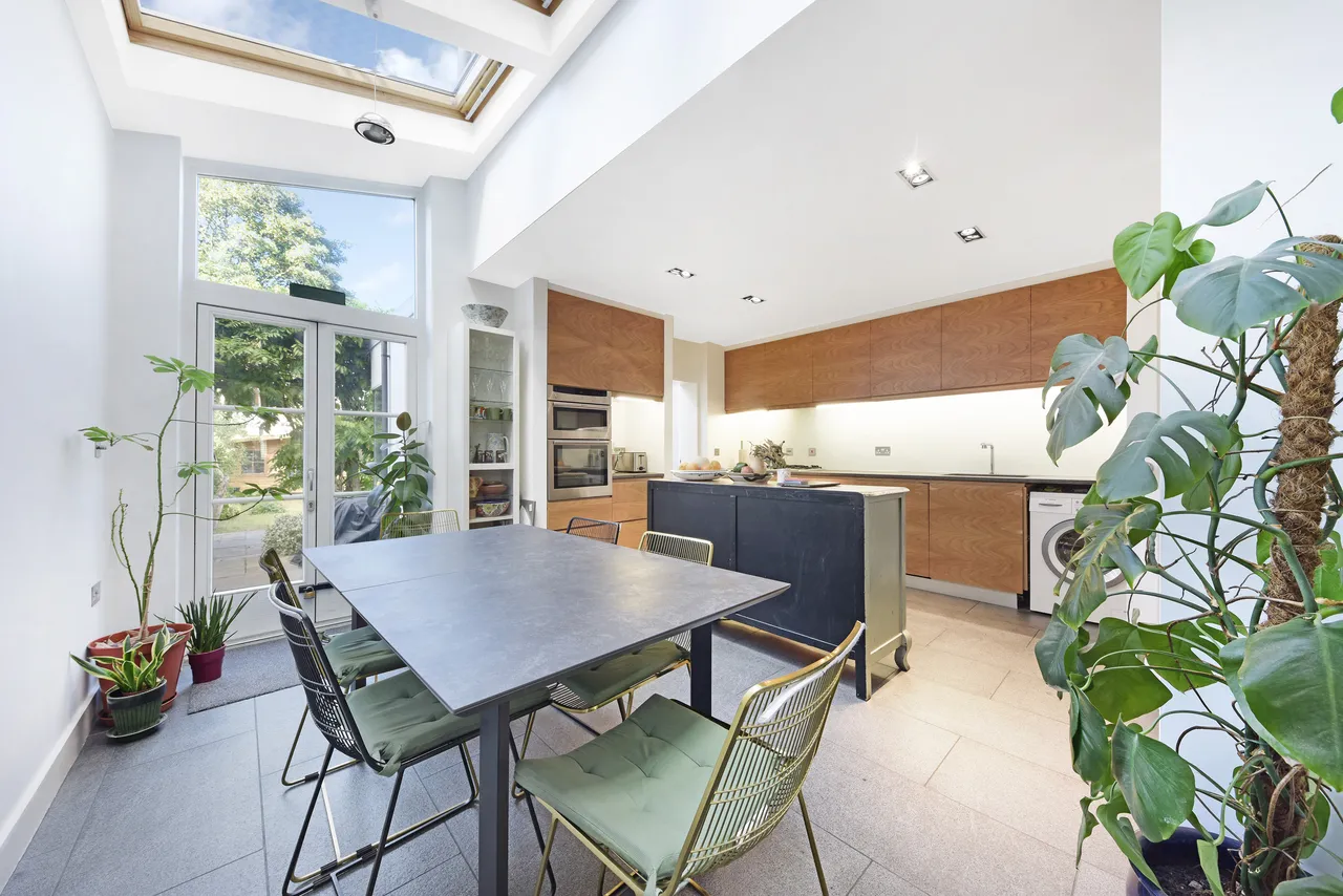 Haydon Park Road, London, SW19, photo 6
