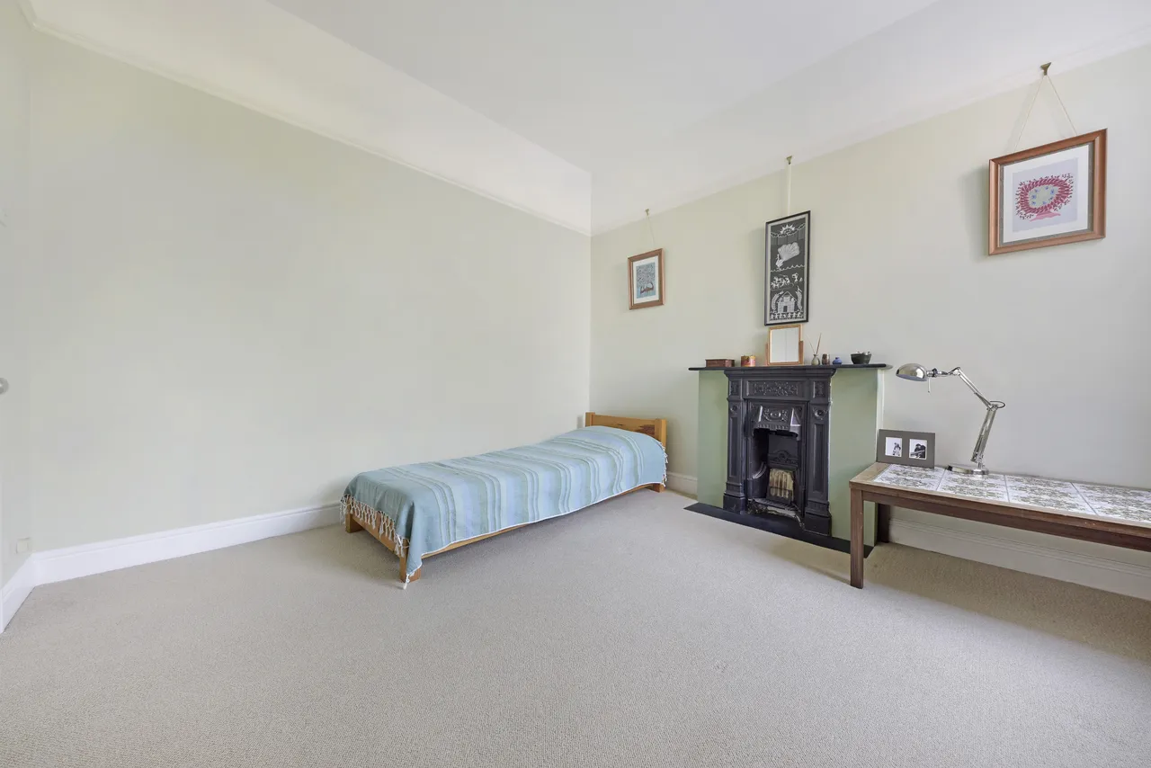 Haydon Park Road, London, SW19, photo 18