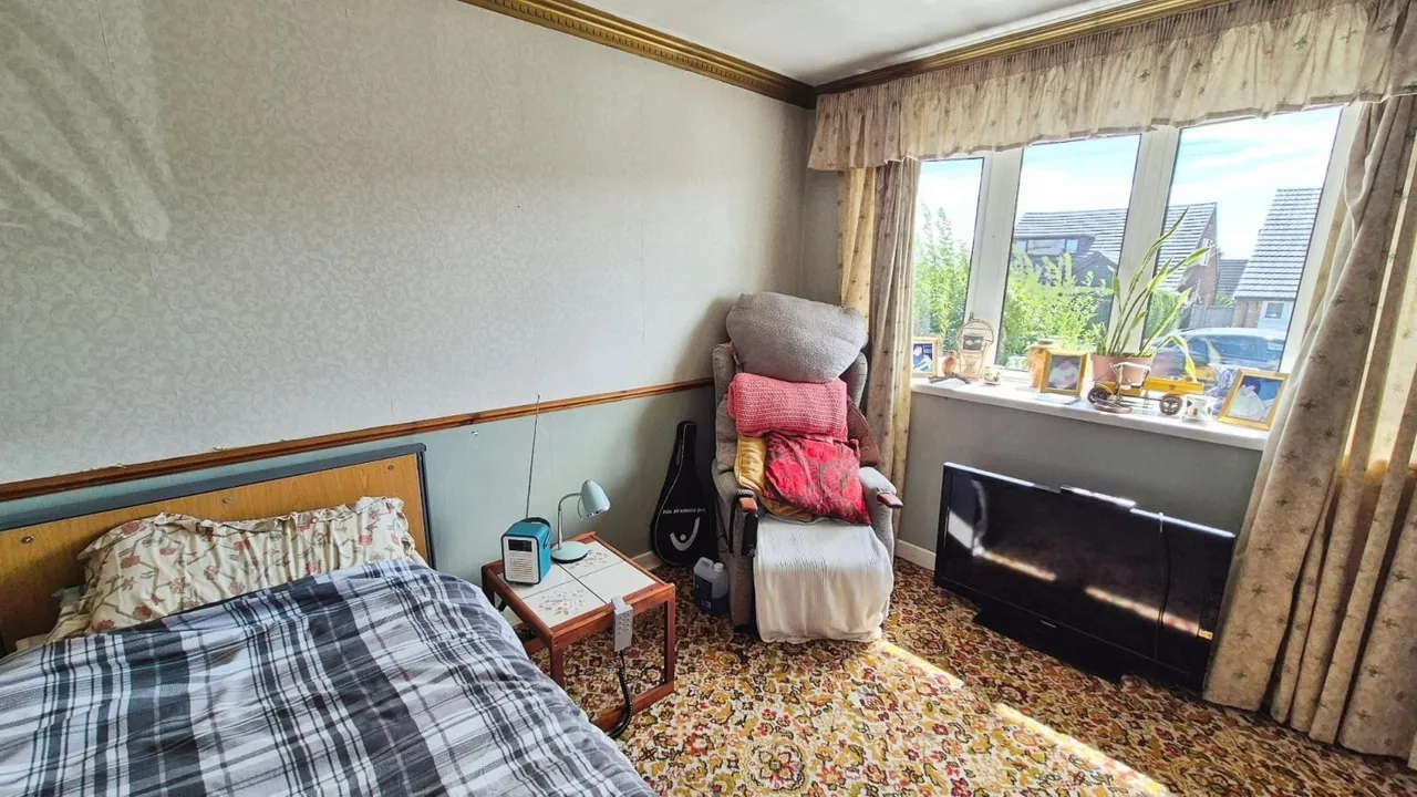 Larkspur Avenue, Burntwood, photo 10