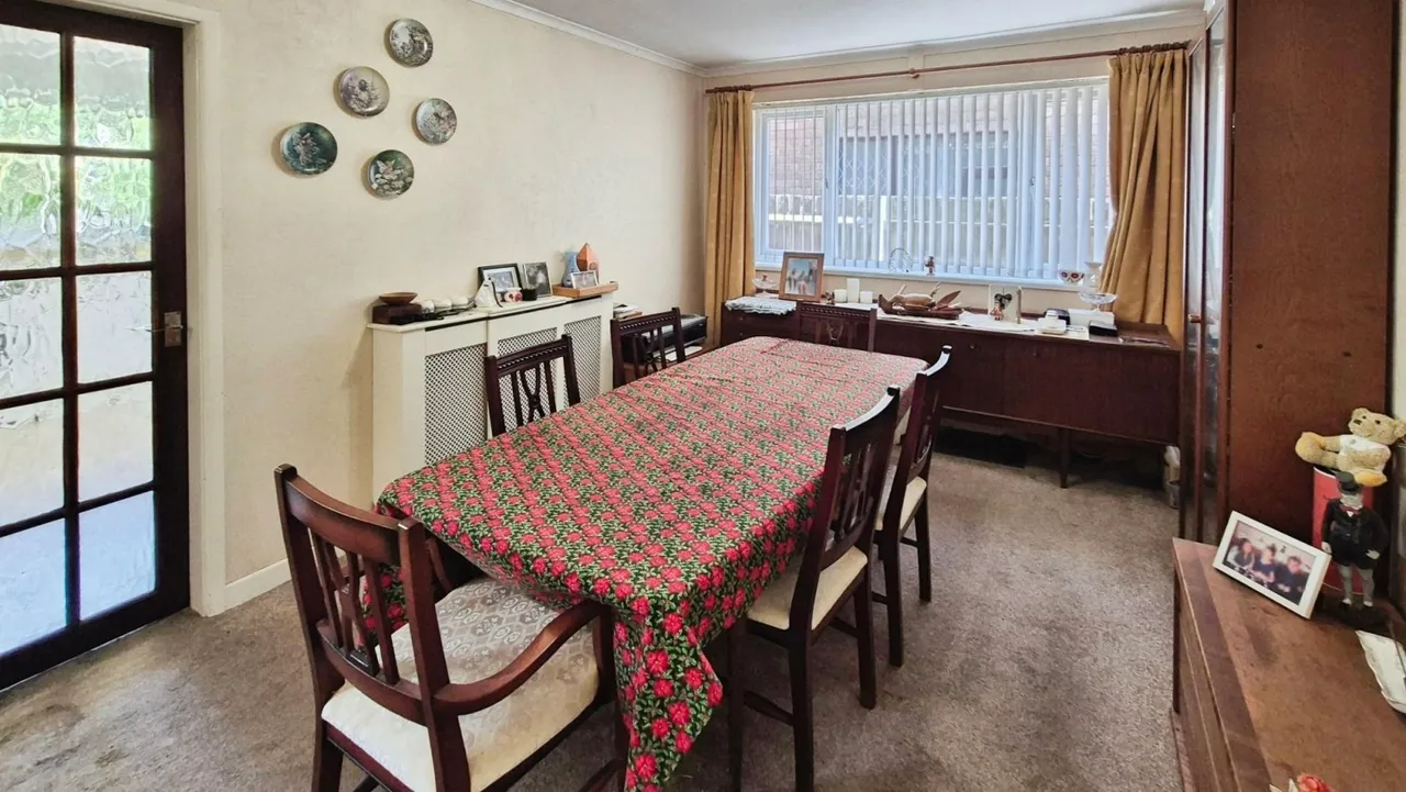 Larkspur Avenue, Burntwood, photo 5