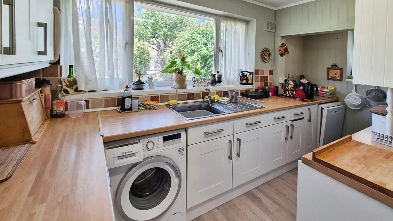 Larkspur Avenue, Burntwood, photo 12
