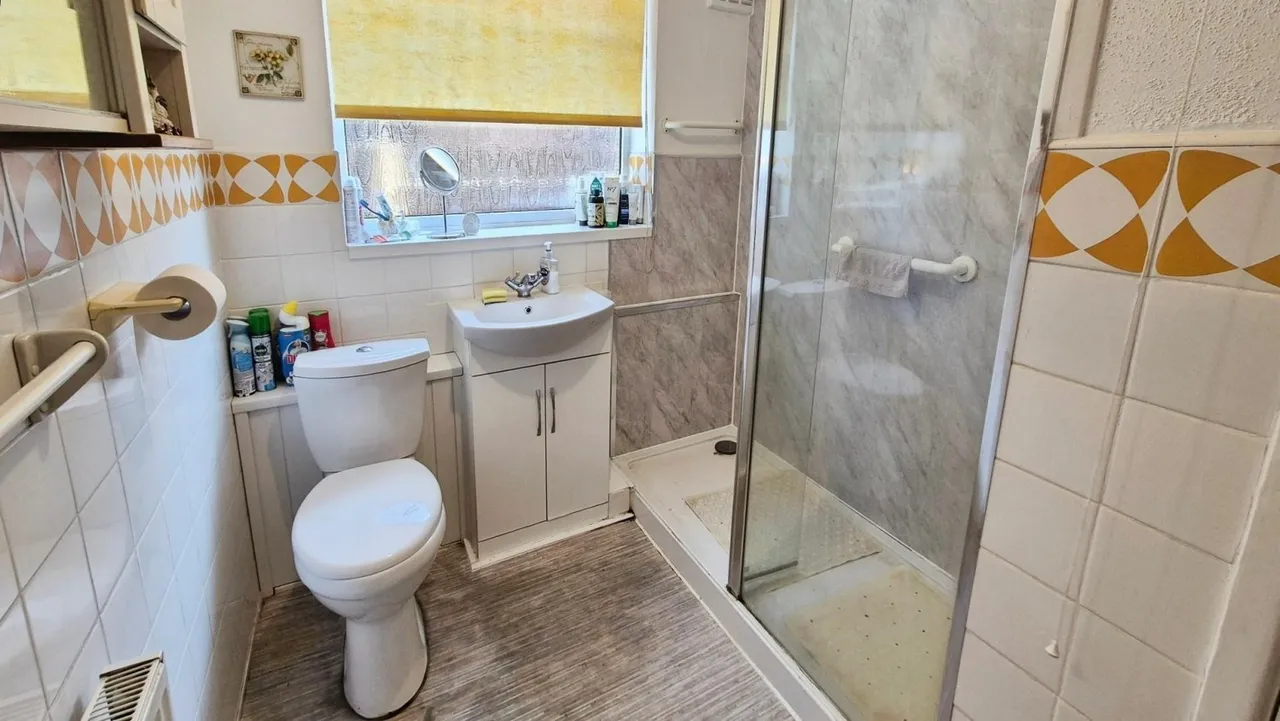 Larkspur Avenue, Burntwood, photo 7