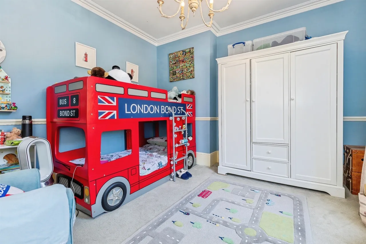Medway Road, Brompton, Gillingham, photo 9