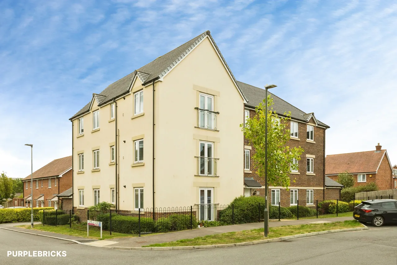 Camellia Close, Crawley, RH10, photo 11