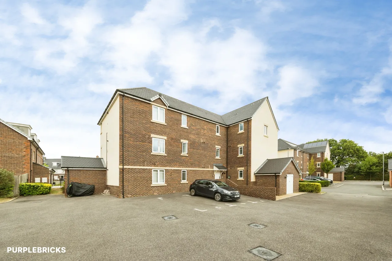 Camellia Close, Crawley, RH10, photo 23